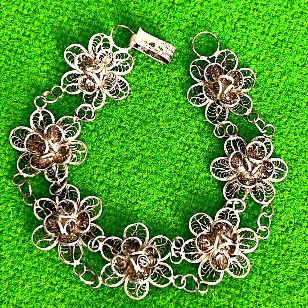 Vintage spun sterling silver Mexico flower bracelet